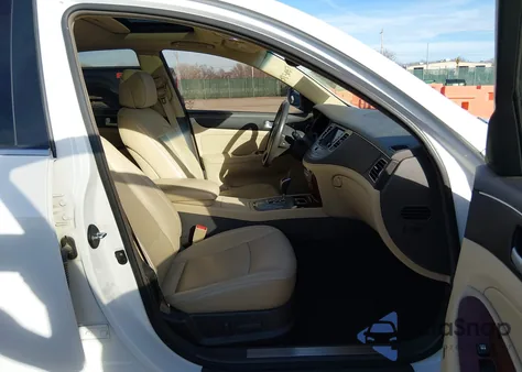 2013 Hyundai Genesis 3.8 z USA, uszkodzony, nr VIN KMHGC4DD4DU222237